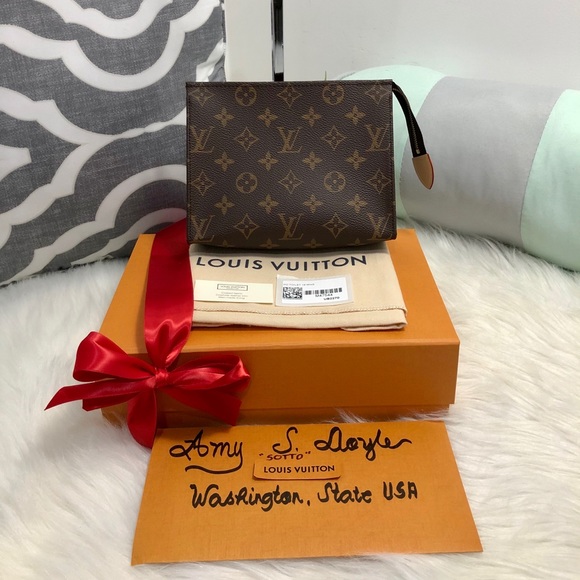 Louis Vuitton Handbags - Toiletry 19 (Brandnew)